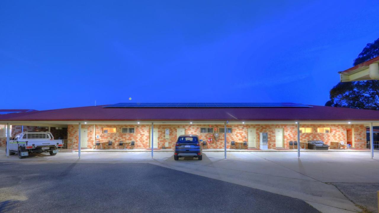 Golfers Inn Тентерфілд Екстер'єр фото