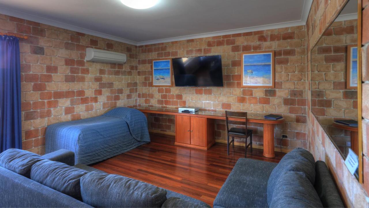 Golfers Inn Тентерфілд Екстер'єр фото