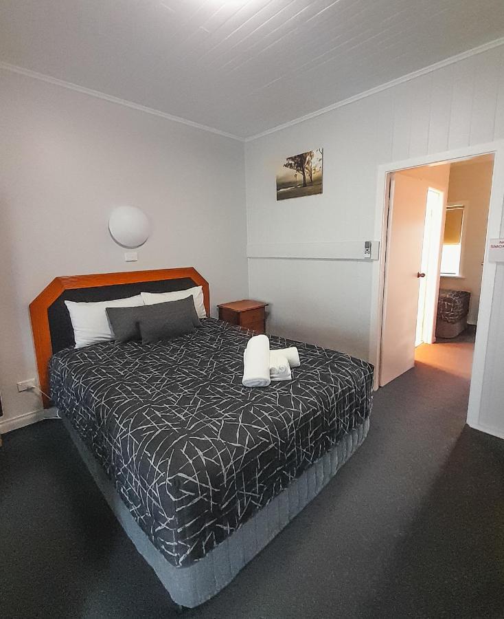 Golfers Inn Тентерфілд Екстер'єр фото