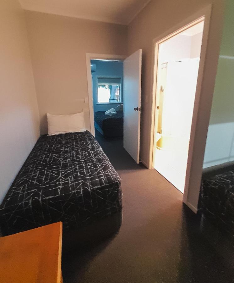 Golfers Inn Тентерфілд Екстер'єр фото
