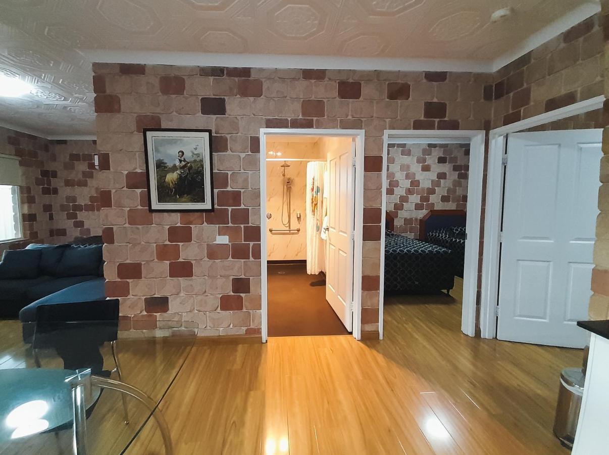 Golfers Inn Тентерфілд Екстер'єр фото