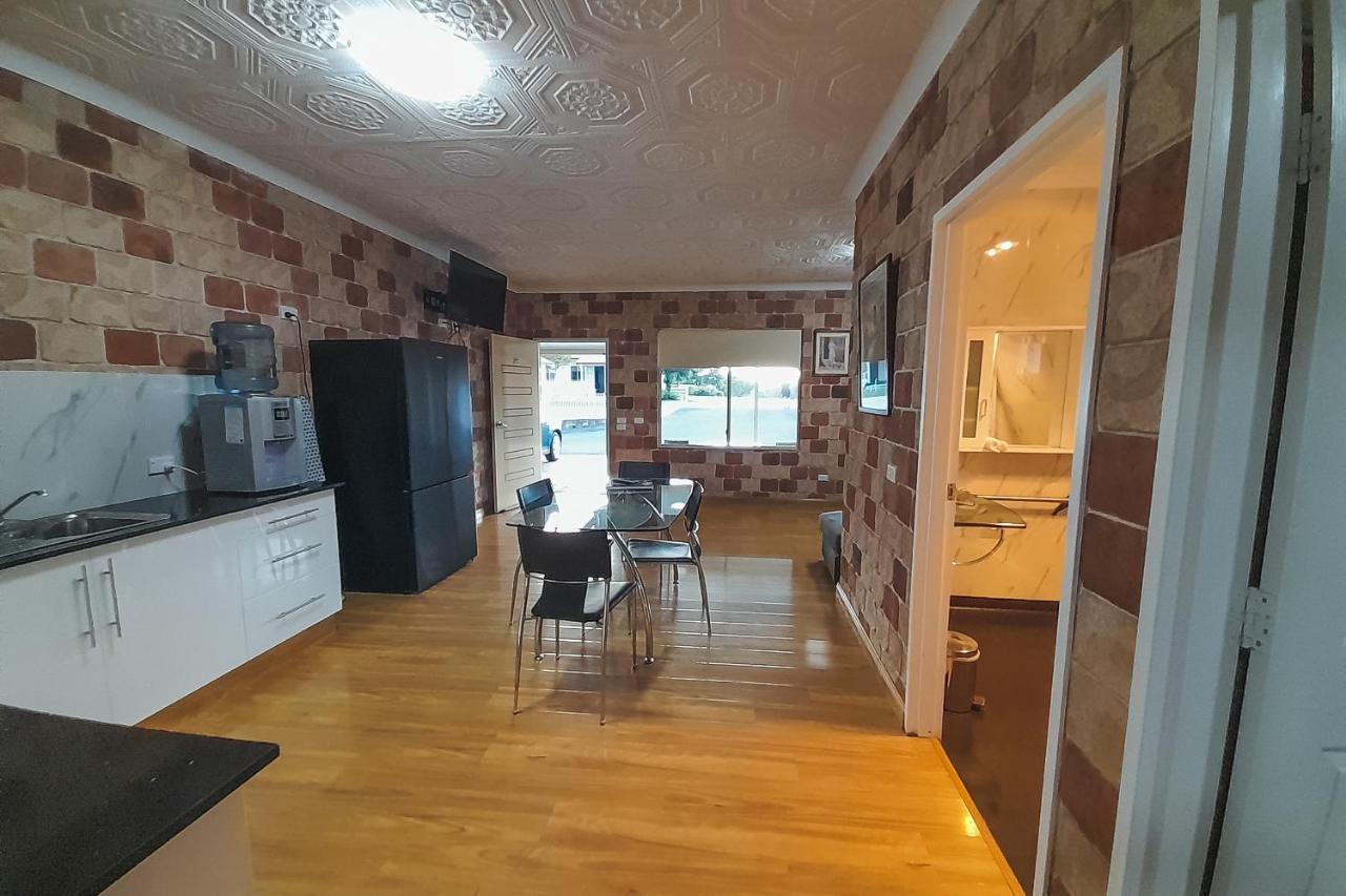 Golfers Inn Тентерфілд Екстер'єр фото